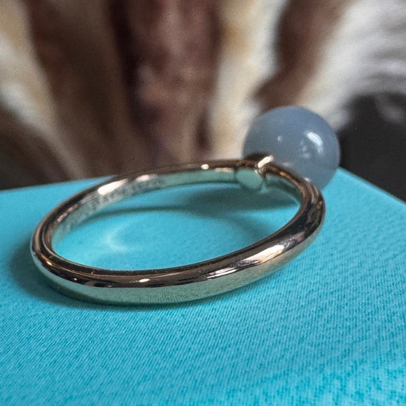 Tiffany & Co Retired and HTF Moonstone 18k RH Ring - Picture 4 of 17
